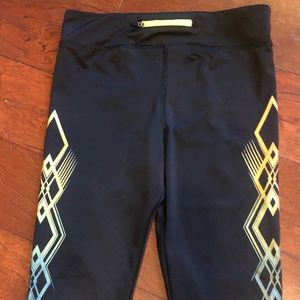 Girls size 14/16 Avia athletic / yoga Capri pants
